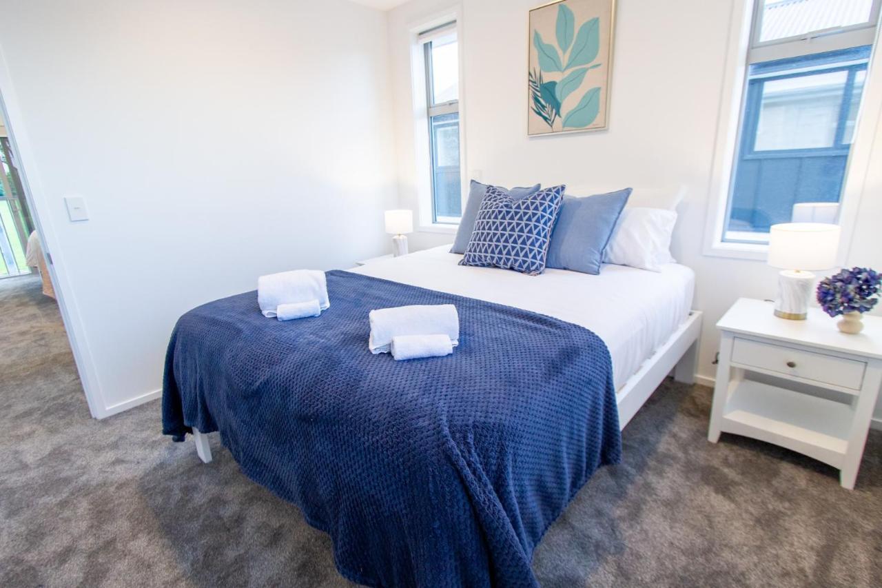 2 Bedrooms Overlooking Park - Exquisite Views Apartment Christchurch